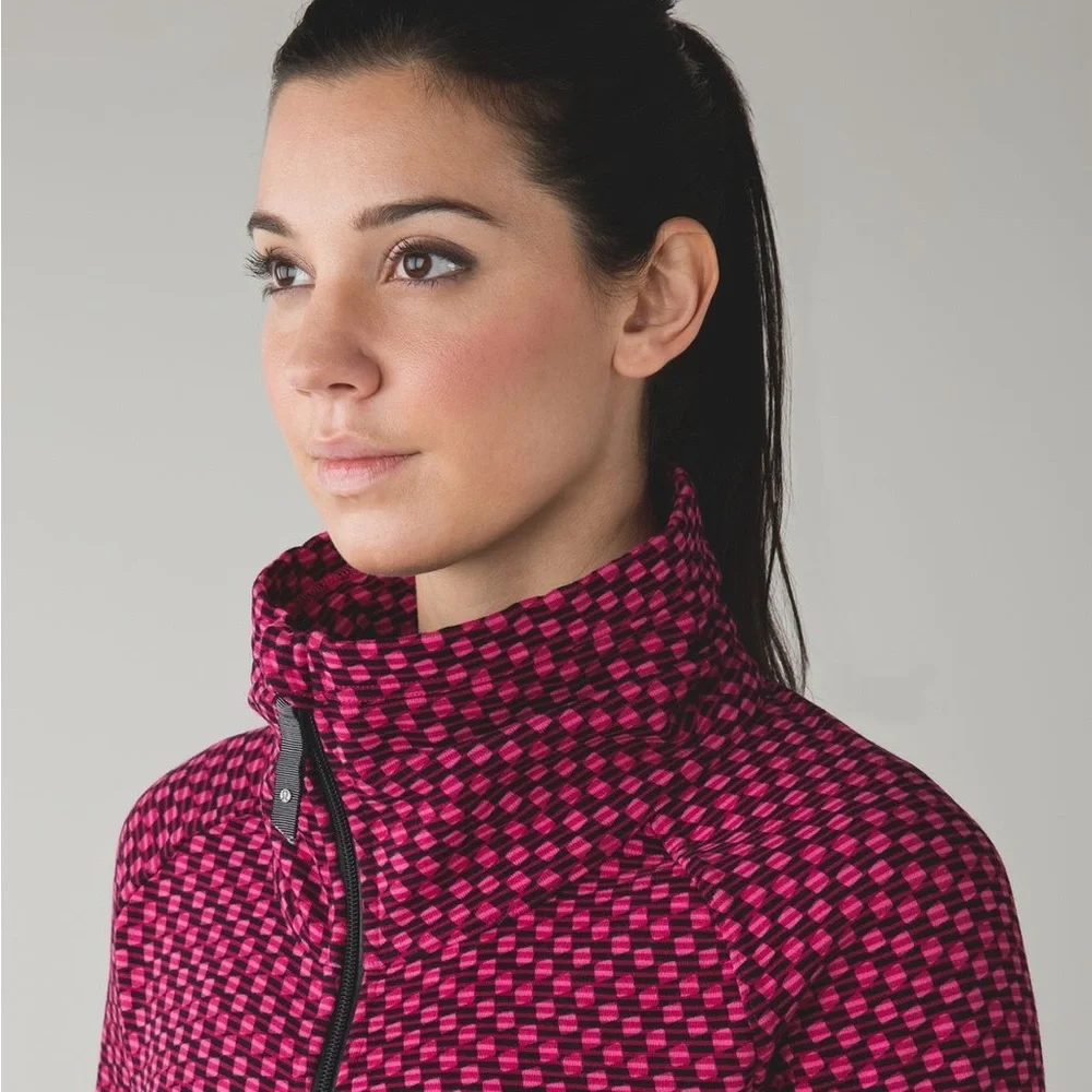 Lululemon Radiant Jacket -Deep Dive Berry / Black Rumble Size 6